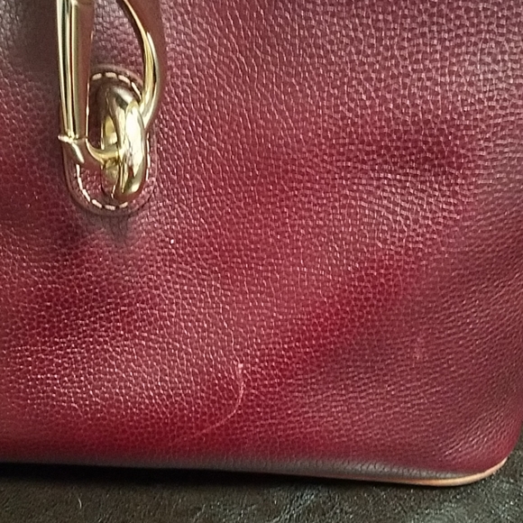 Awesome leather dooney & bourke purse